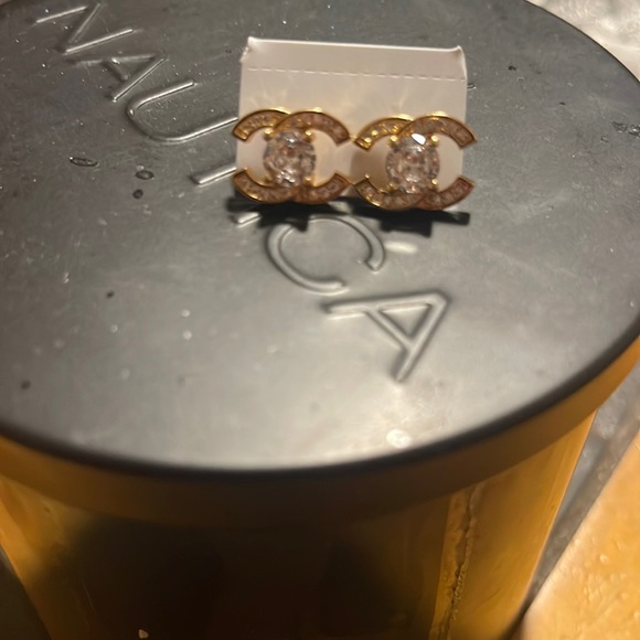 Crystal Earrings Studs - Picture 1 of 1